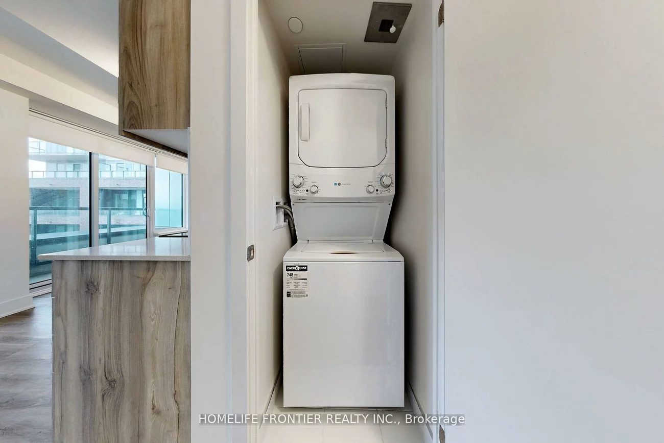 185, Deerfield, Central Newmarket, Newmarket