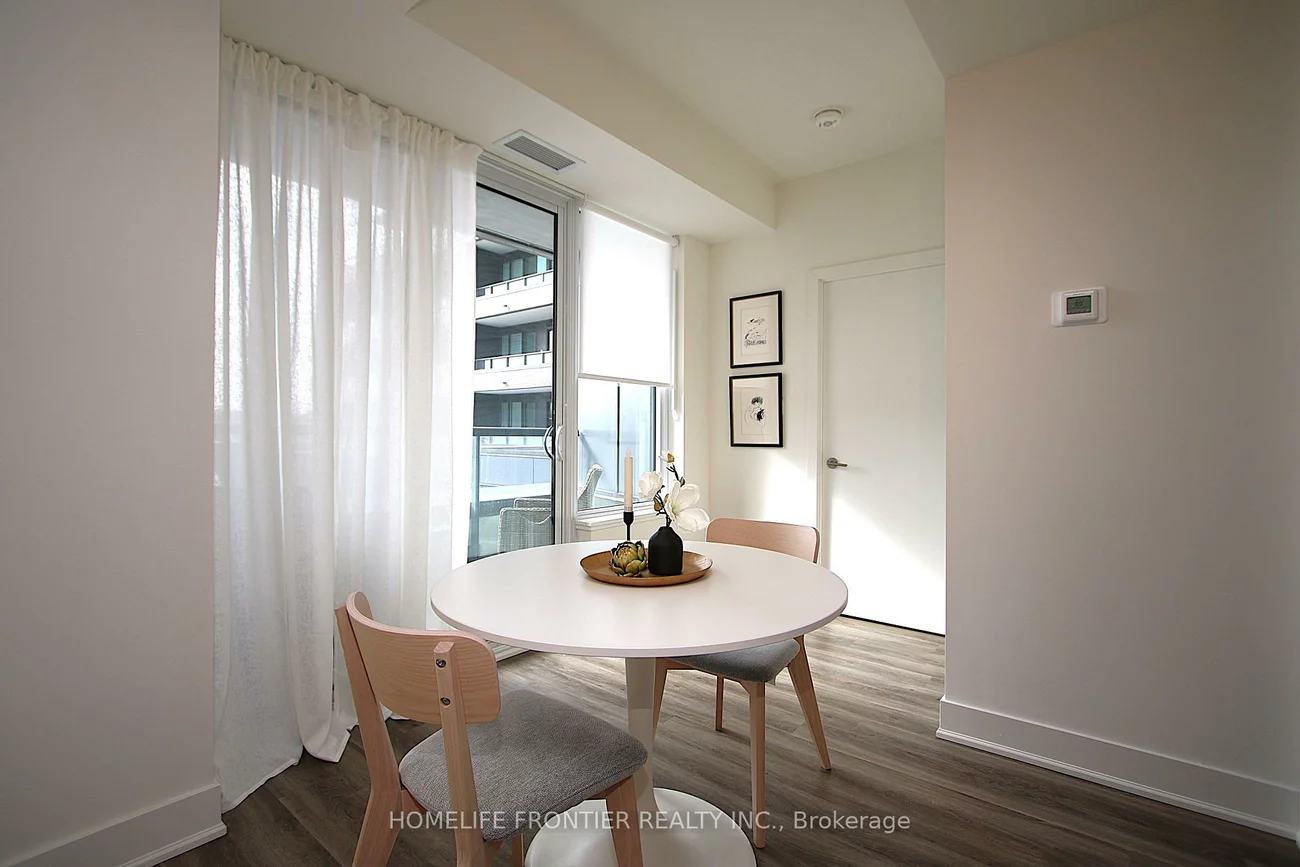 185, Deerfield, Central Newmarket, Newmarket