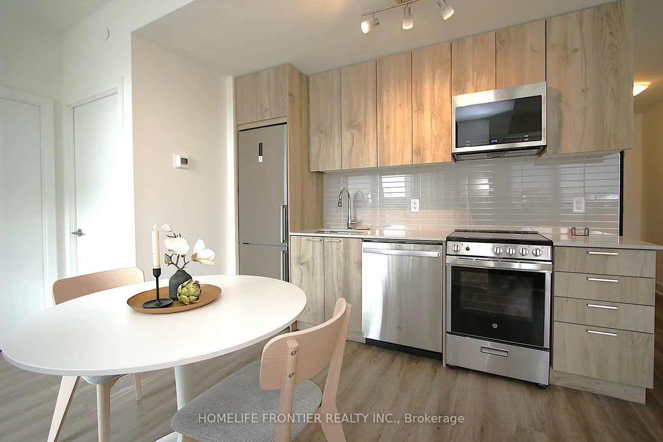 185, Deerfield, Central Newmarket, Newmarket