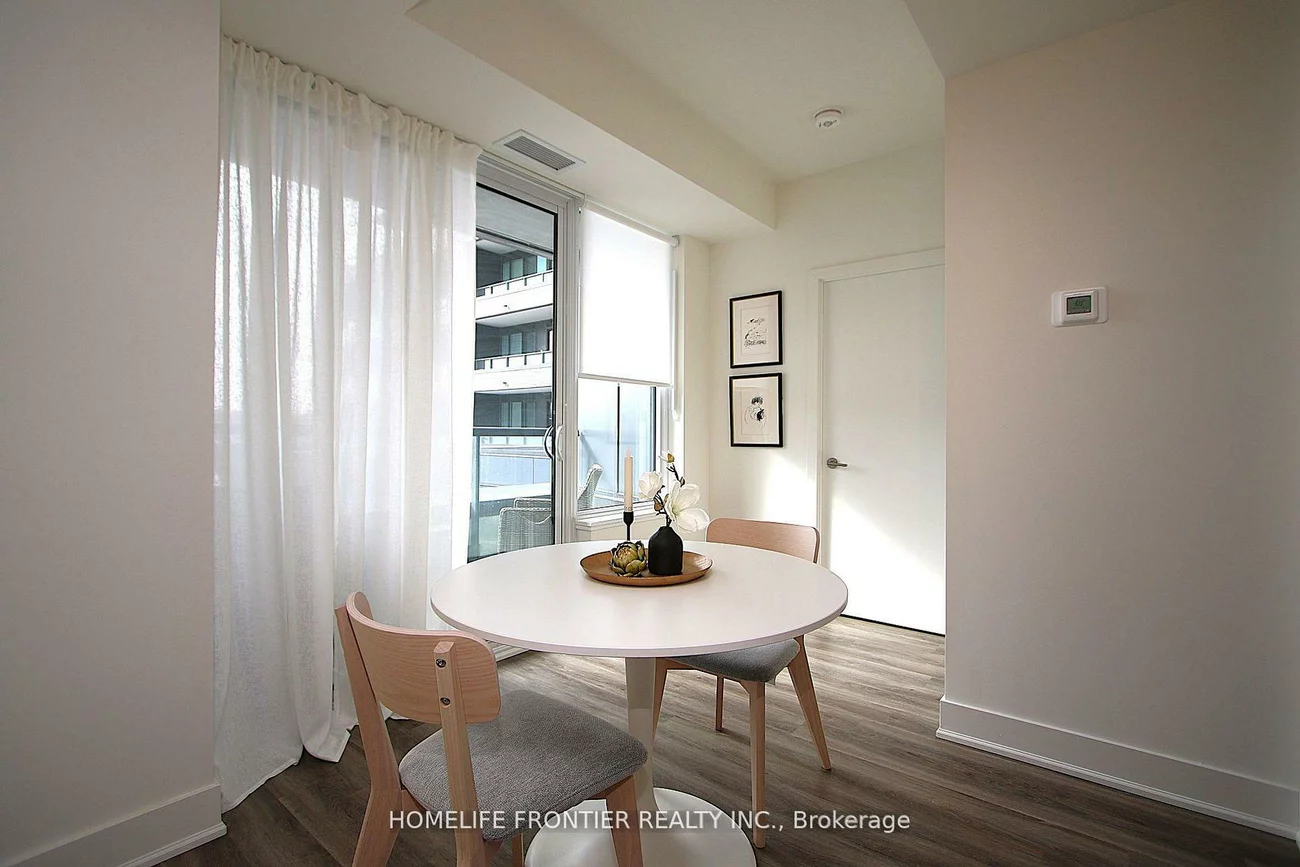 185, Deerfield, Central Newmarket, Newmarket