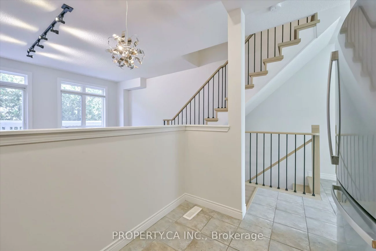 1051, On Bogart, Gorham-College Manor, Newmarket