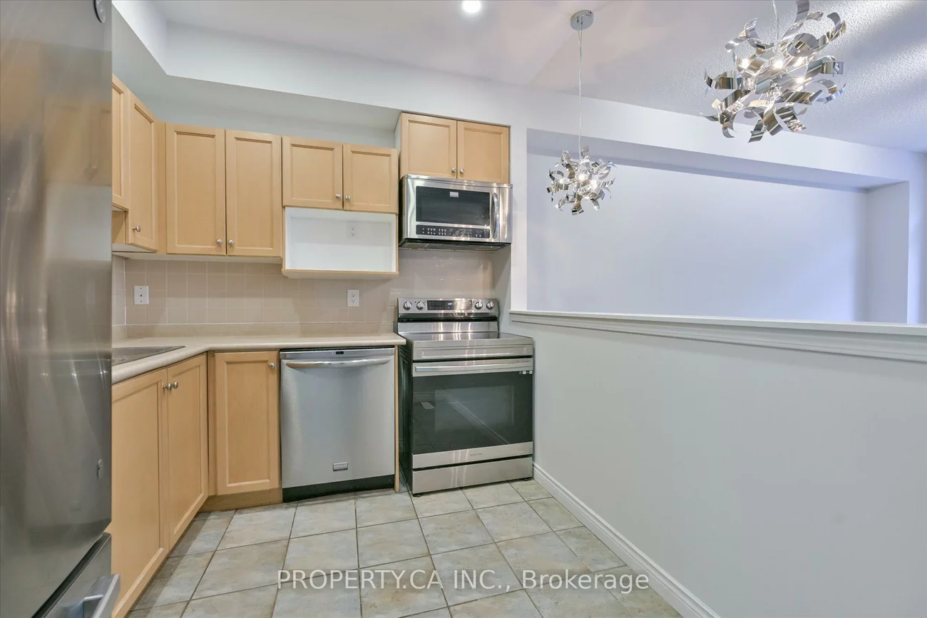1051, On Bogart, Gorham-College Manor, Newmarket