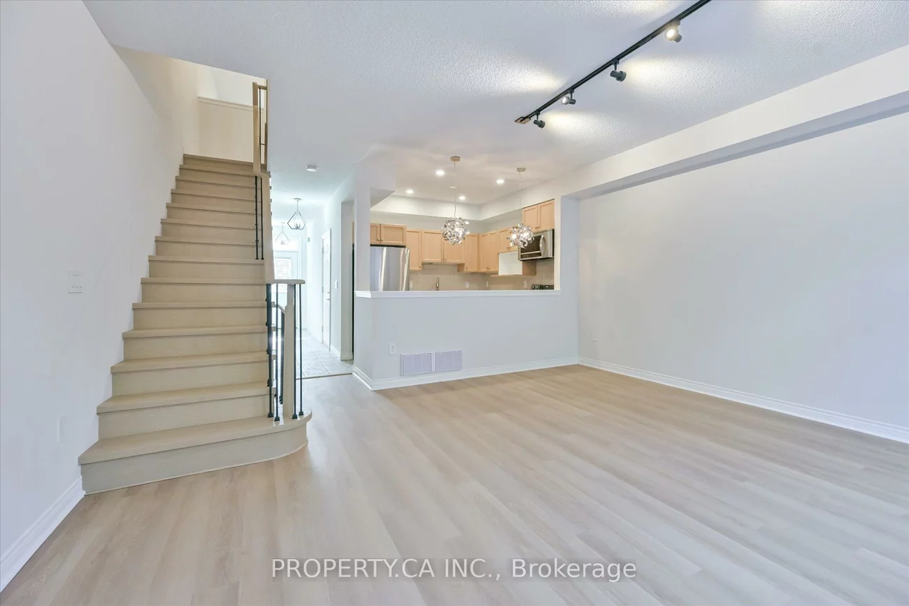 1051, On Bogart, Gorham-College Manor, Newmarket