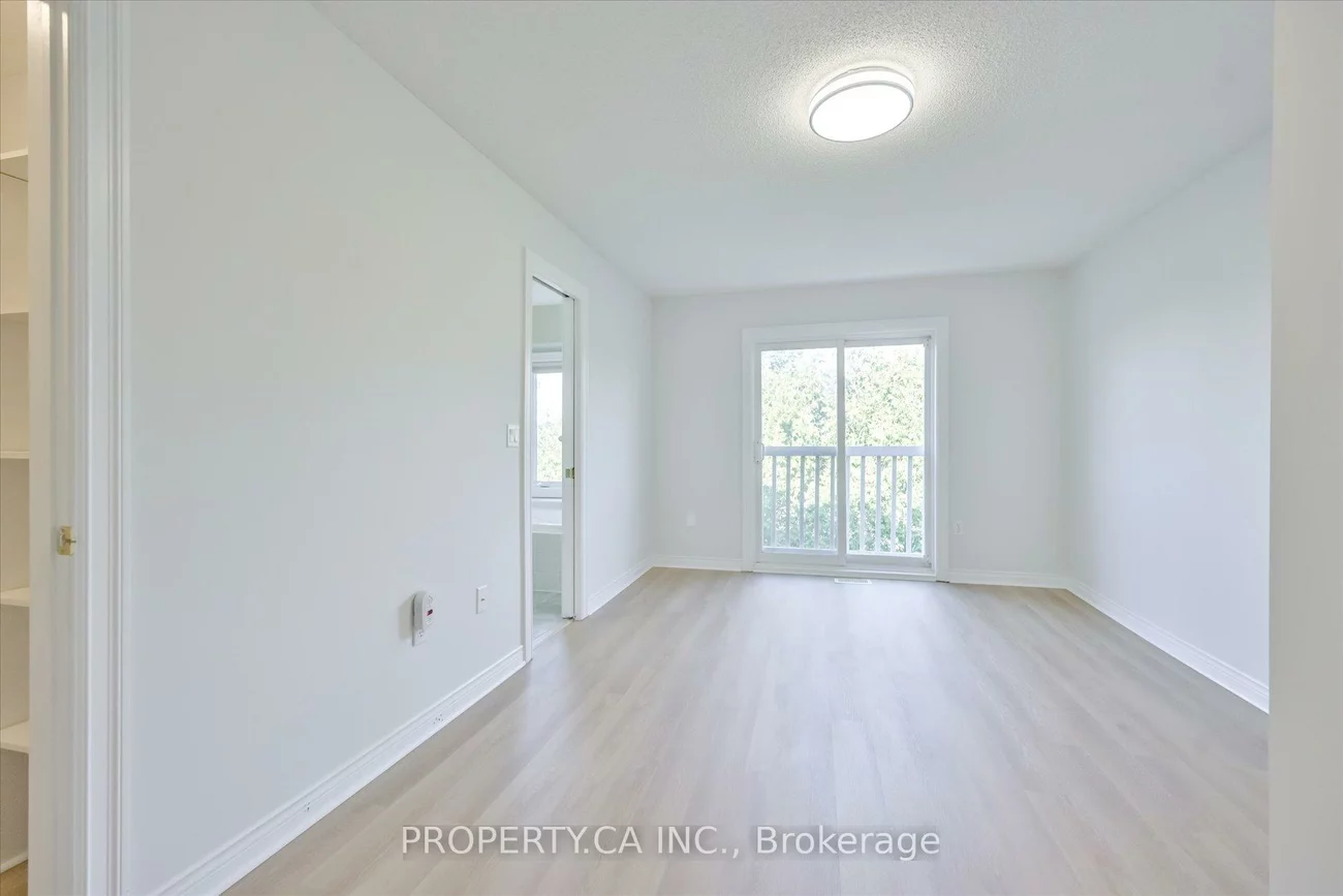 1051, On Bogart, Gorham-College Manor, Newmarket