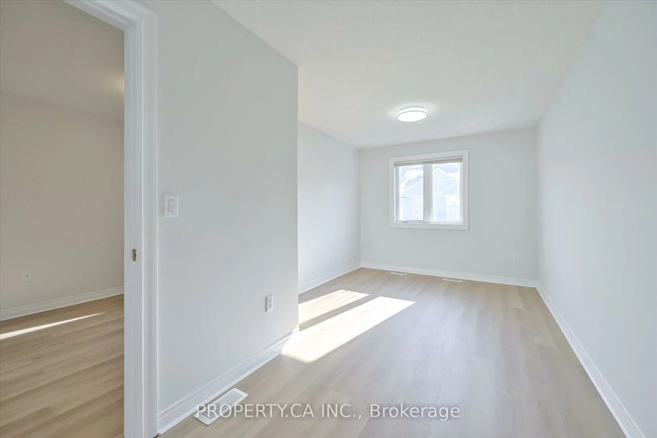 1051, On Bogart, Gorham-College Manor, Newmarket