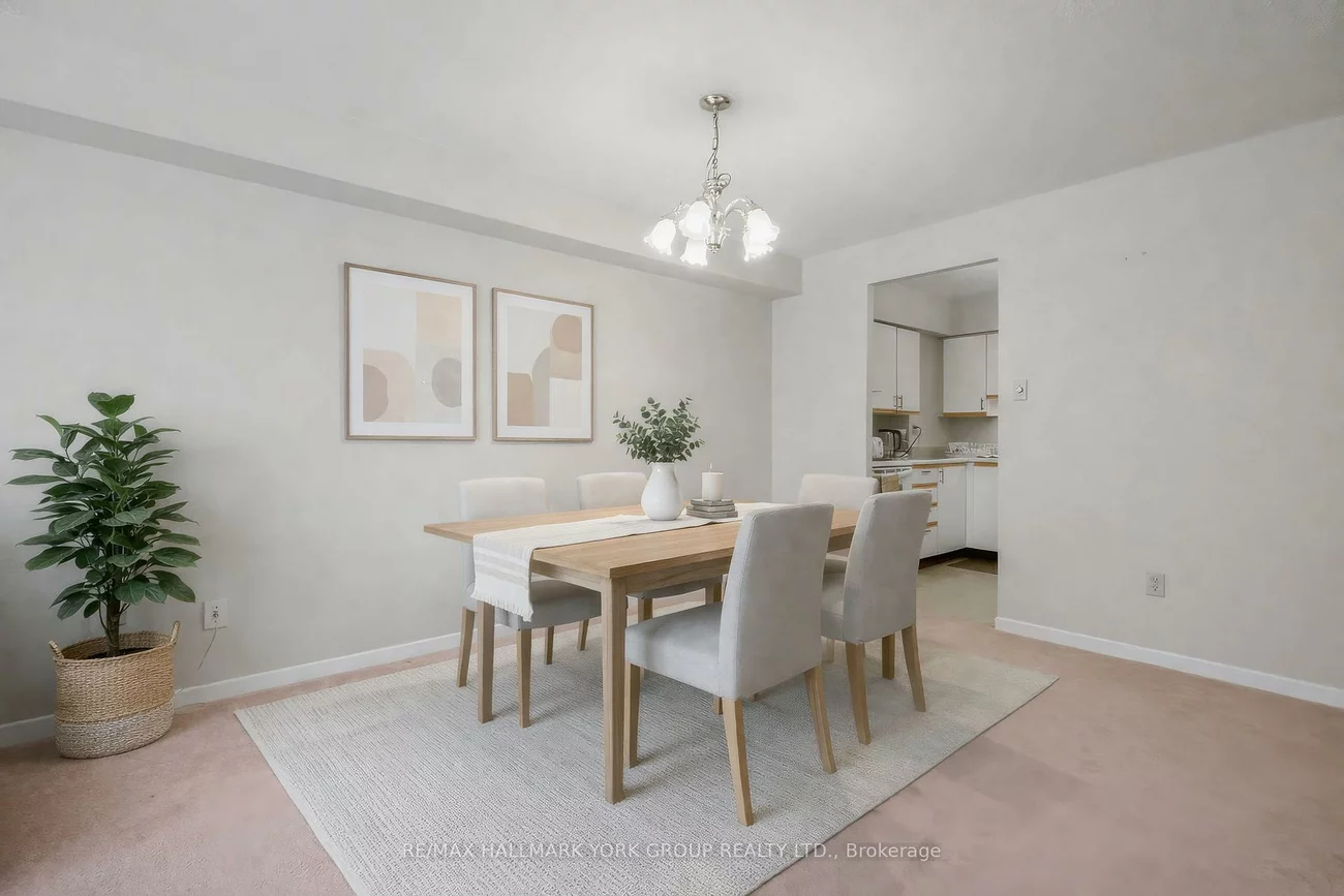 250, Davis, Central Newmarket, Newmarket