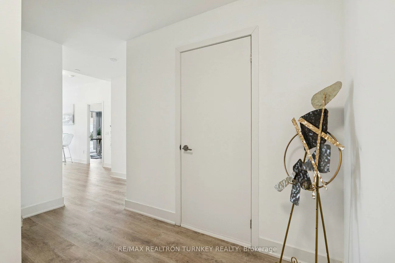 185, Deerfield, Central Newmarket, Newmarket