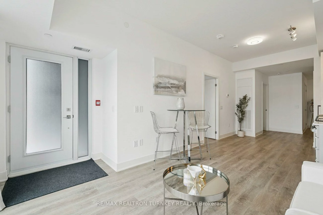 185, Deerfield, Central Newmarket, Newmarket