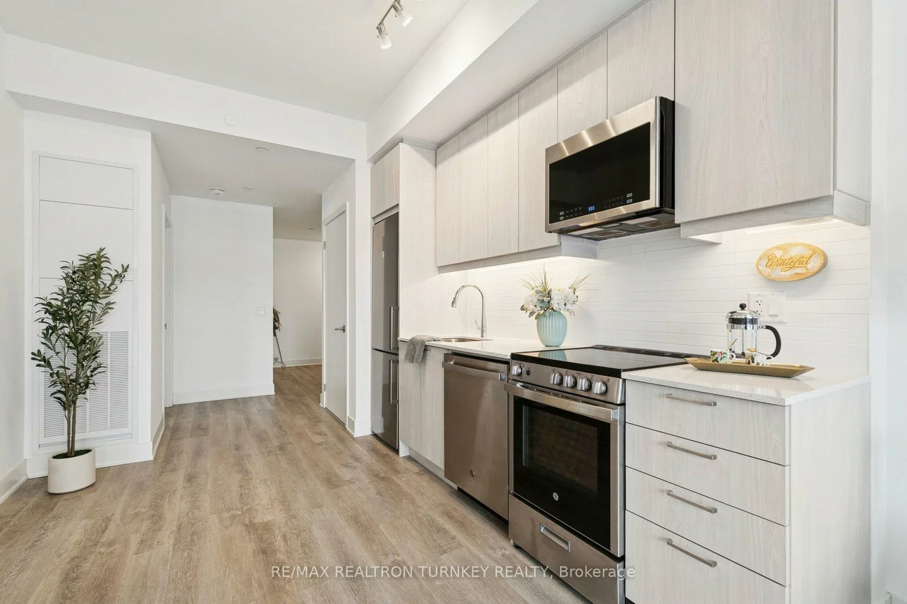 185, Deerfield, Central Newmarket, Newmarket