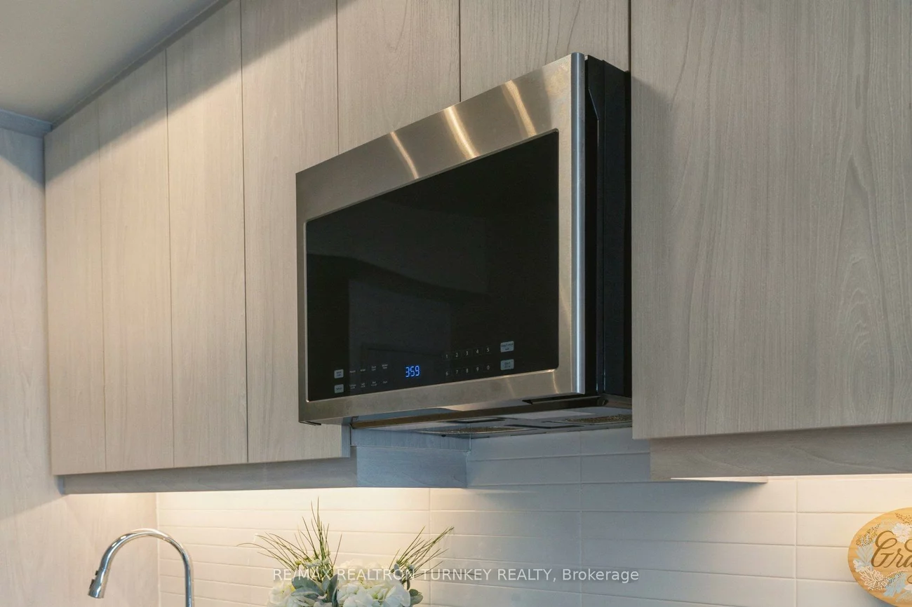 185, Deerfield, Central Newmarket, Newmarket