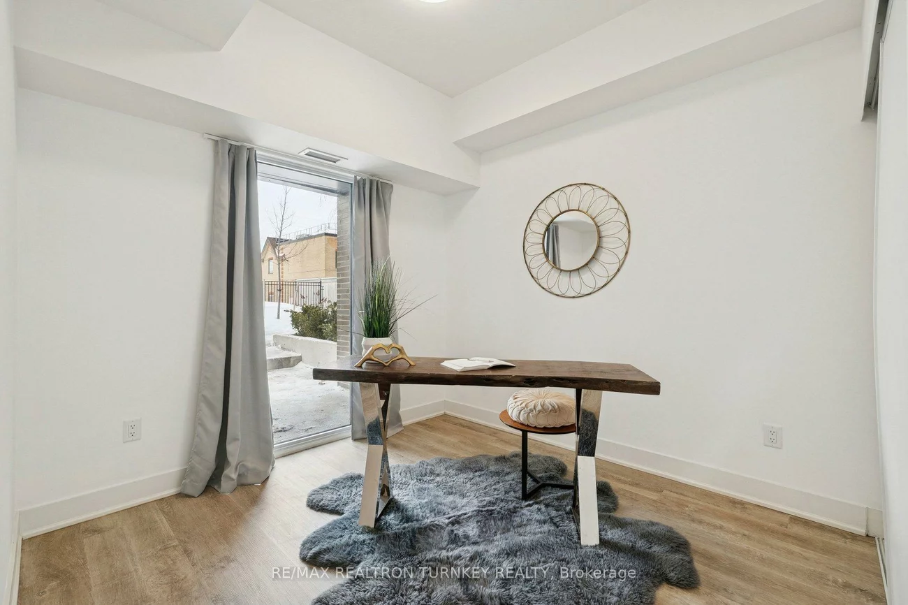 185, Deerfield, Central Newmarket, Newmarket