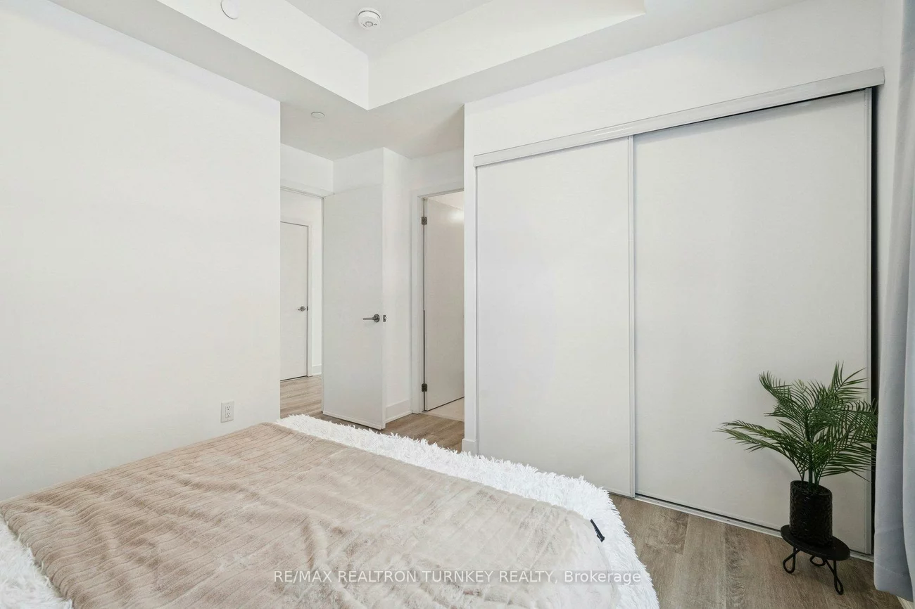 185, Deerfield, Central Newmarket, Newmarket