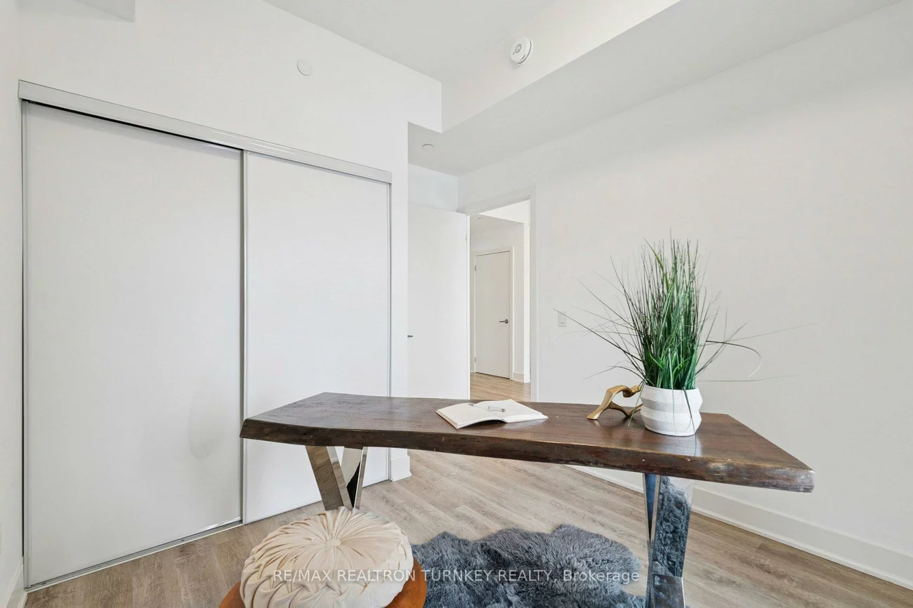 185, Deerfield, Central Newmarket, Newmarket