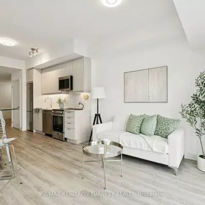 185, Deerfield, Central Newmarket, Newmarket