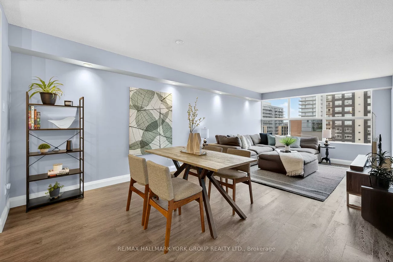 250, Davis, Central Newmarket, Newmarket