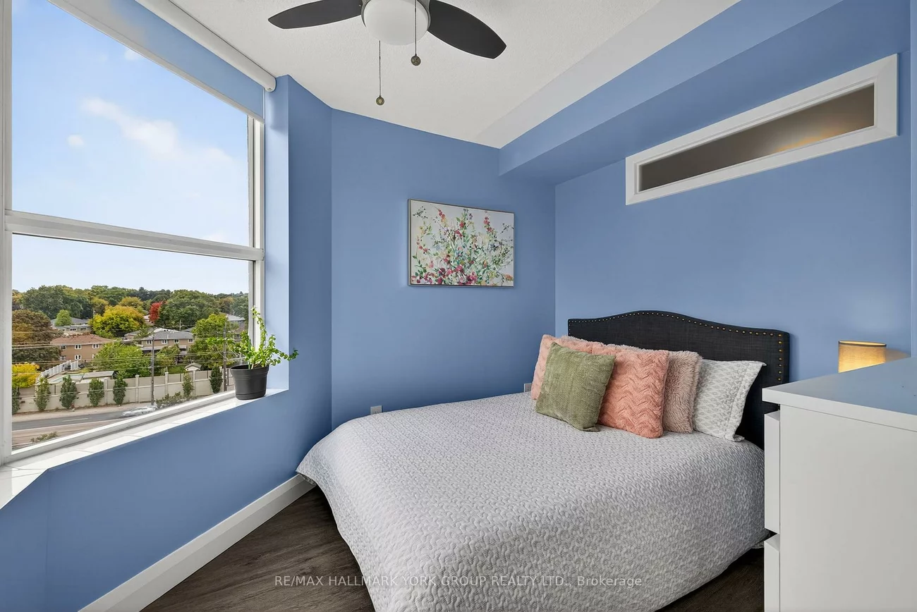 250, Davis, Central Newmarket, Newmarket