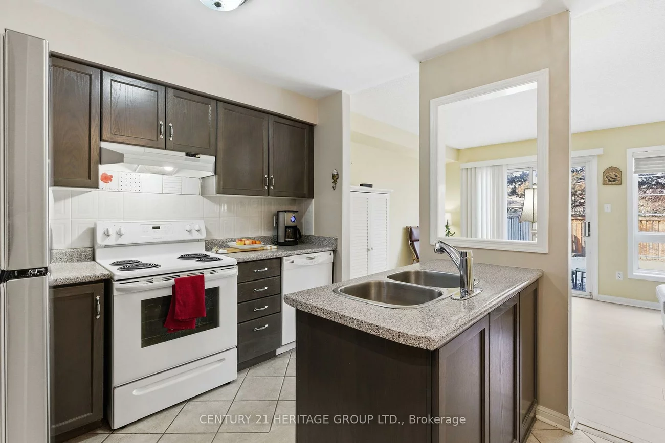 551, Tugwell, Gorham-College Manor, Newmarket