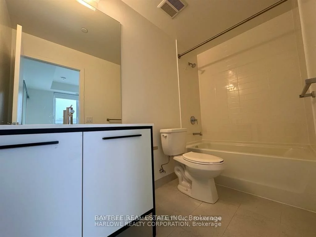 185, Deerfield, Central Newmarket, Newmarket