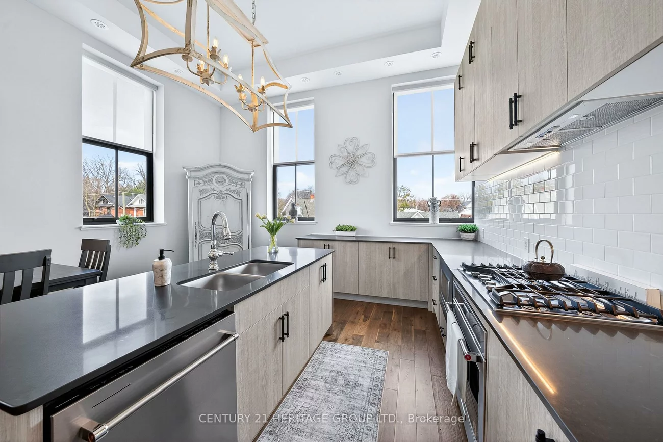 400, Park, Central Newmarket, Newmarket