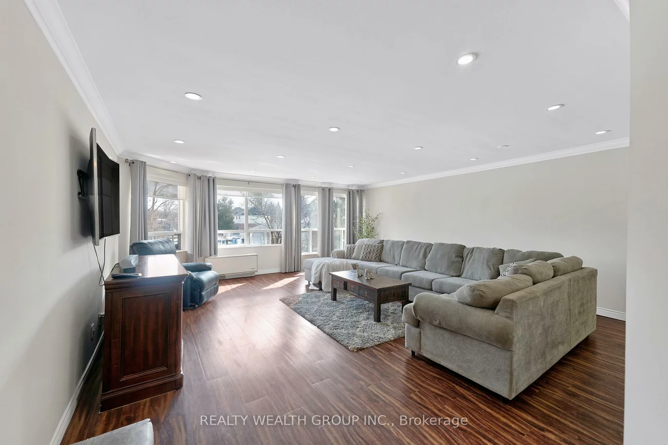 155, Main, Bristol-London, Newmarket