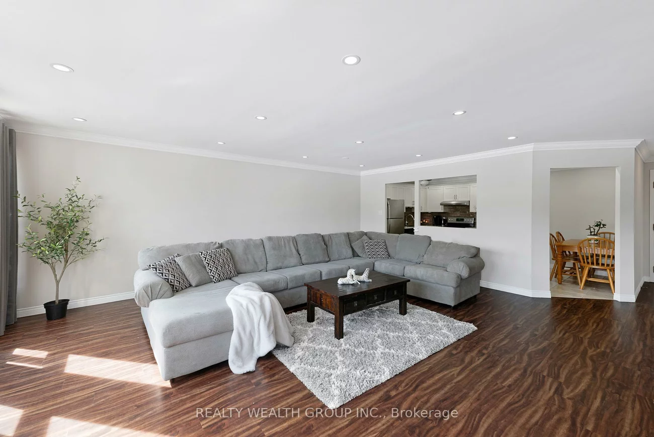 155, Main, Bristol-London, Newmarket