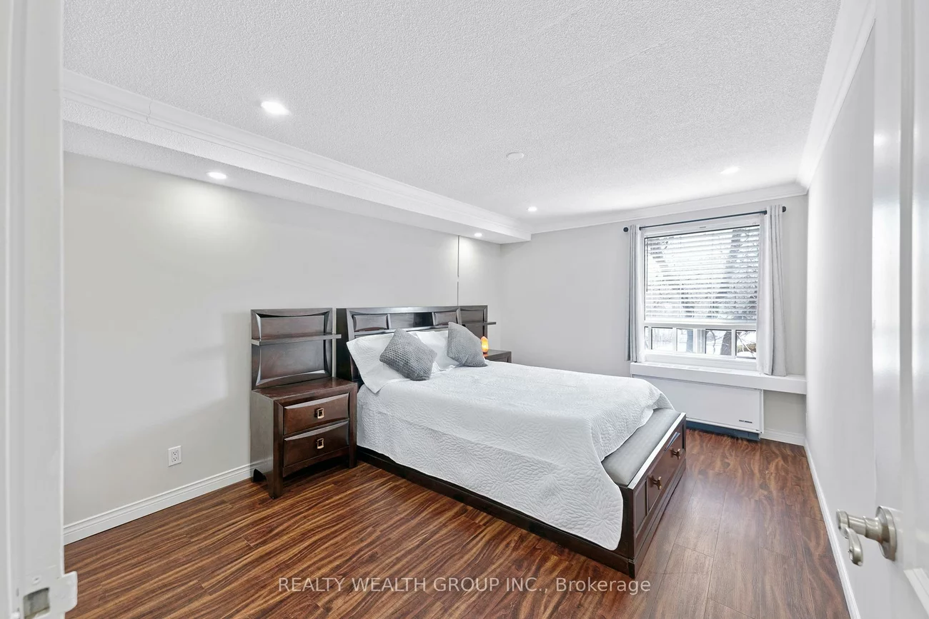 155, Main, Bristol-London, Newmarket