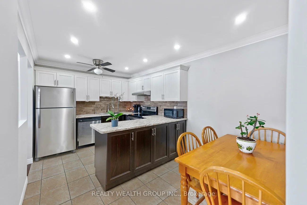 155, Main, Bristol-London, Newmarket