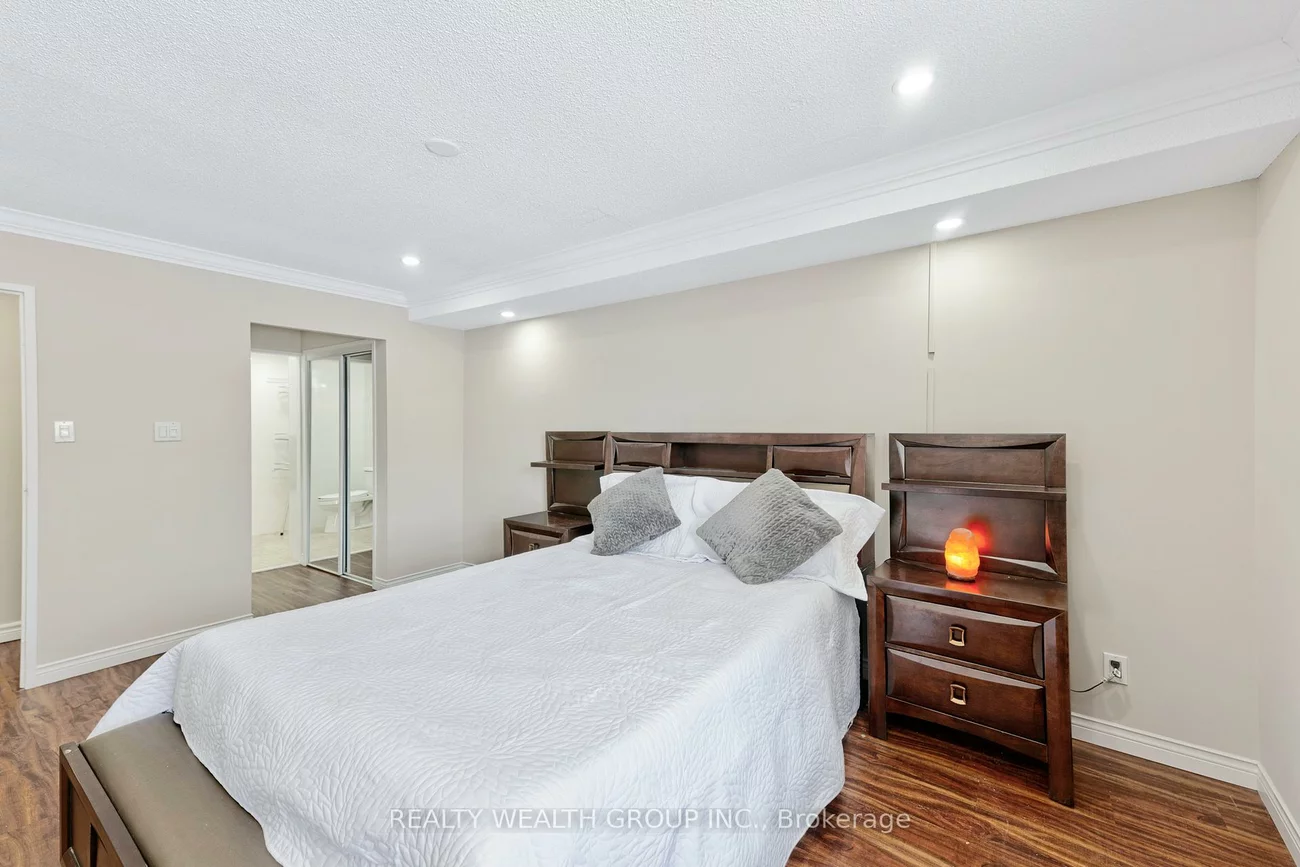 155, Main, Bristol-London, Newmarket