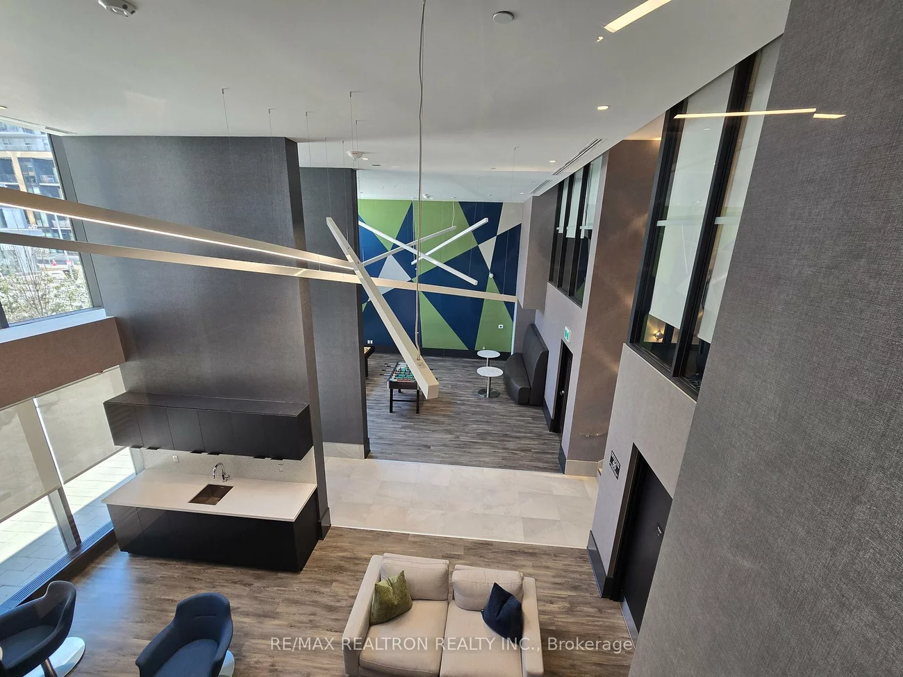 185, Deerfield, Central Newmarket, Newmarket