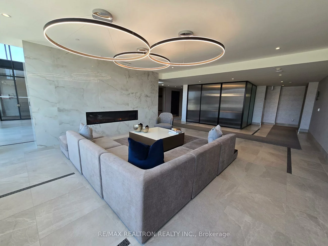 185, Deerfield, Central Newmarket, Newmarket