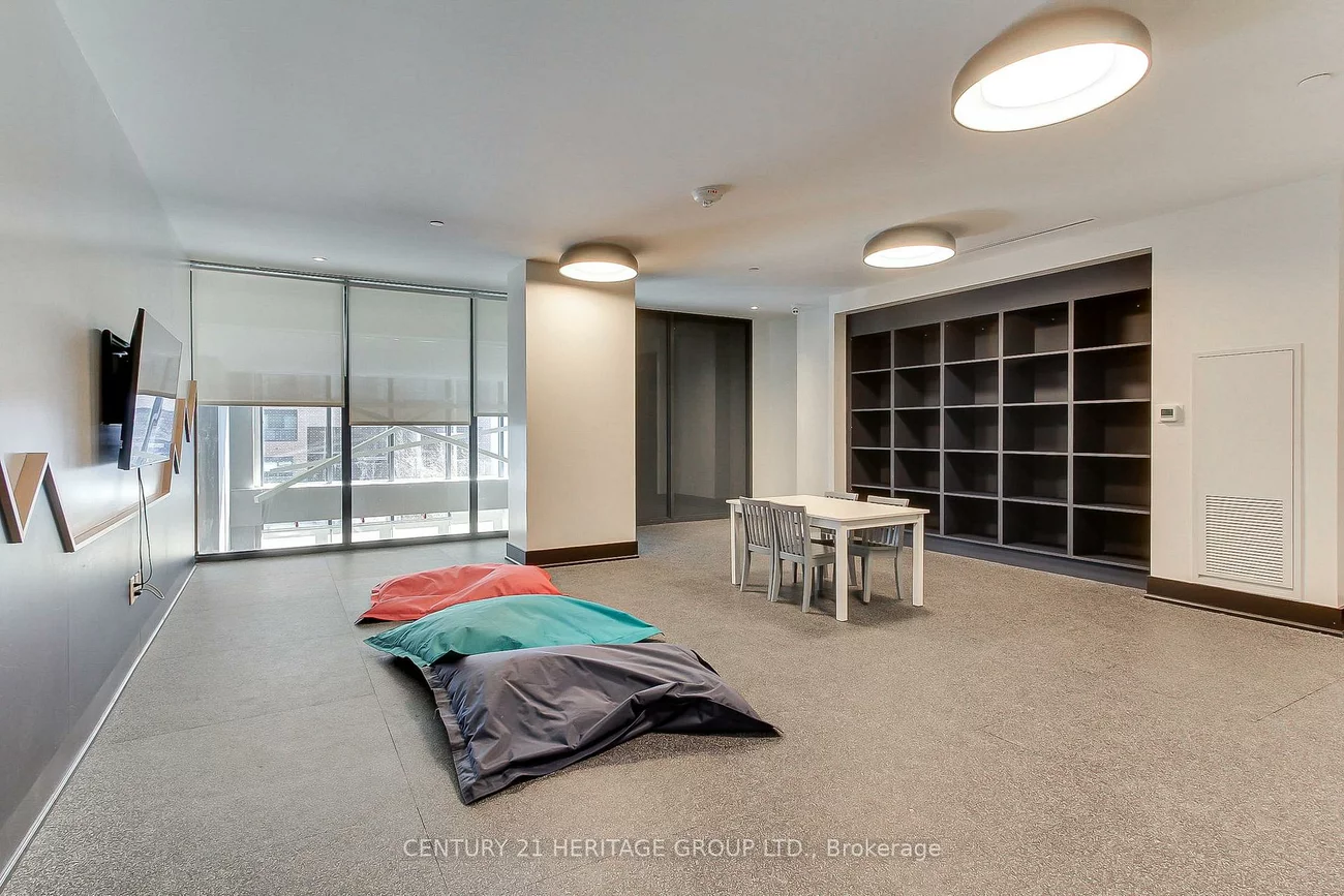 185, Deerfield, Central Newmarket, Newmarket