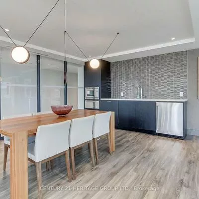 185, Deerfield, Central Newmarket, Newmarket