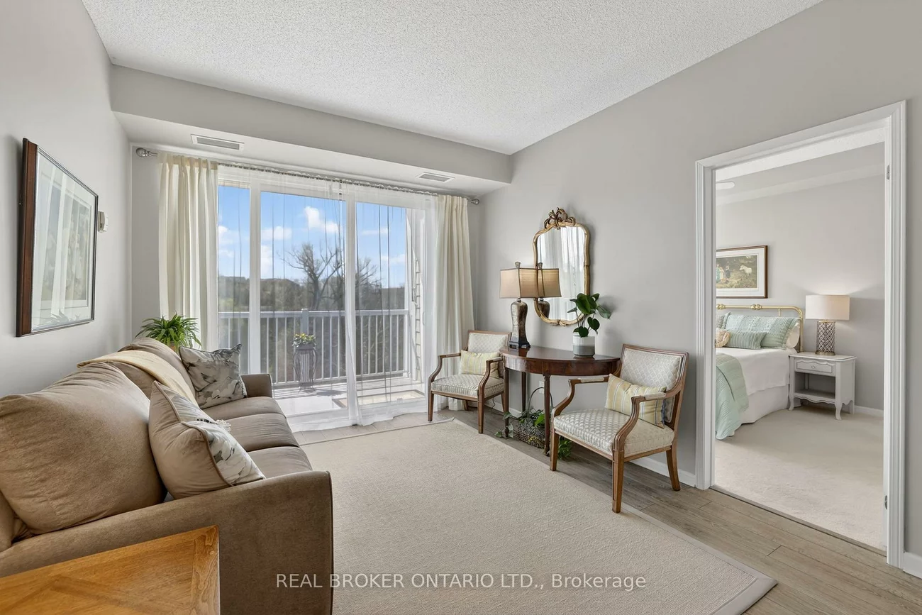 900, Bogart Mill, Gorham-College Manor, Newmarket
