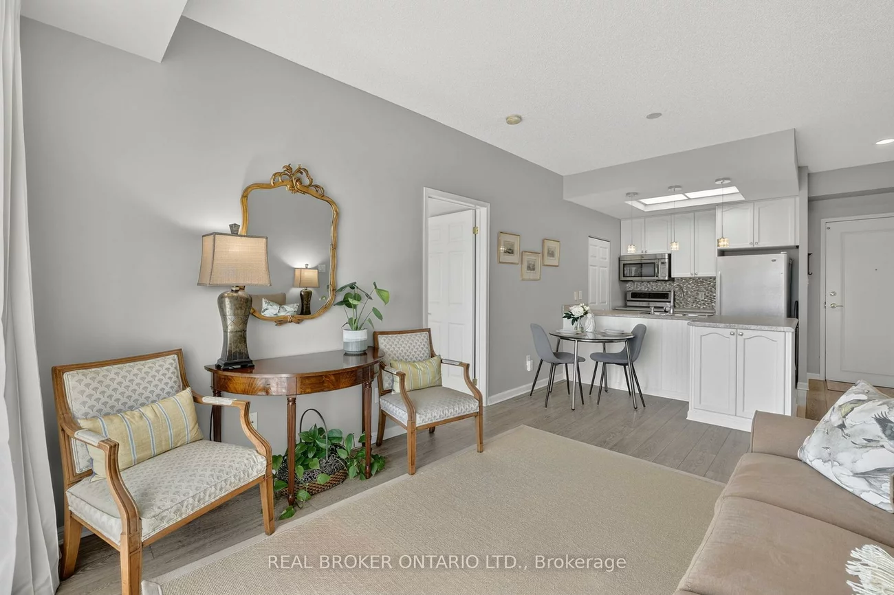 900, Bogart Mill, Gorham-College Manor, Newmarket