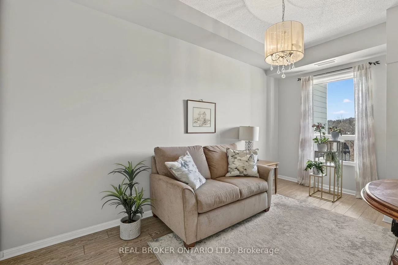 900, Bogart Mill, Gorham-College Manor, Newmarket
