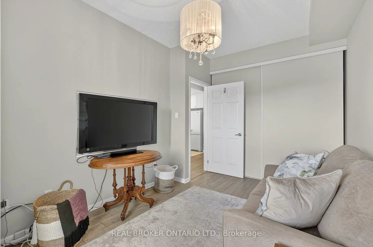 900, Bogart Mill, Gorham-College Manor, Newmarket