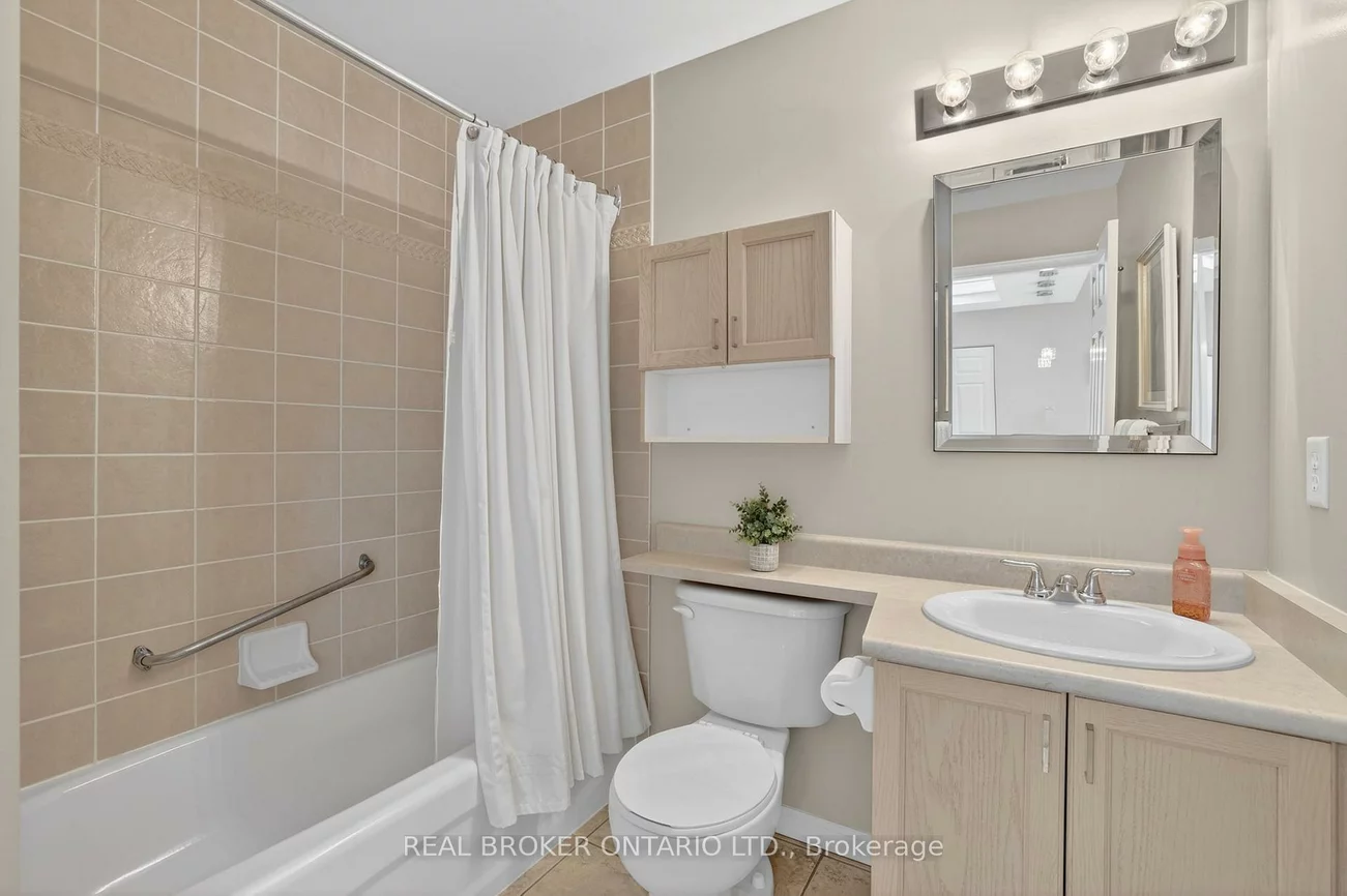 900, Bogart Mill, Gorham-College Manor, Newmarket