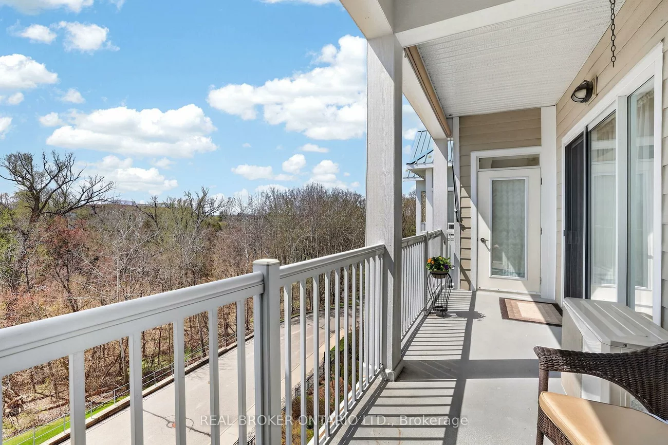 900, Bogart Mill, Gorham-College Manor, Newmarket