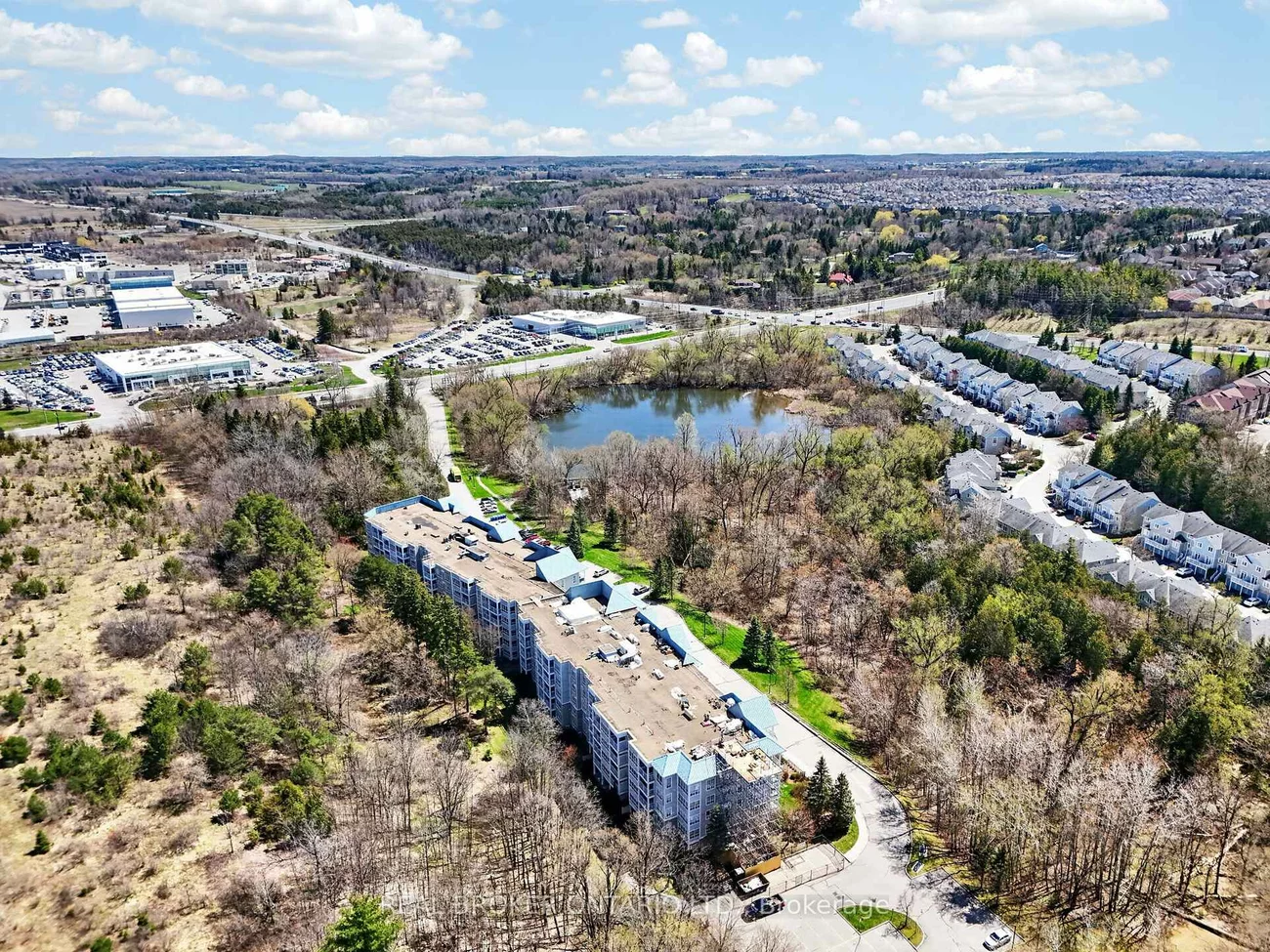 900, Bogart Mill, Gorham-College Manor, Newmarket