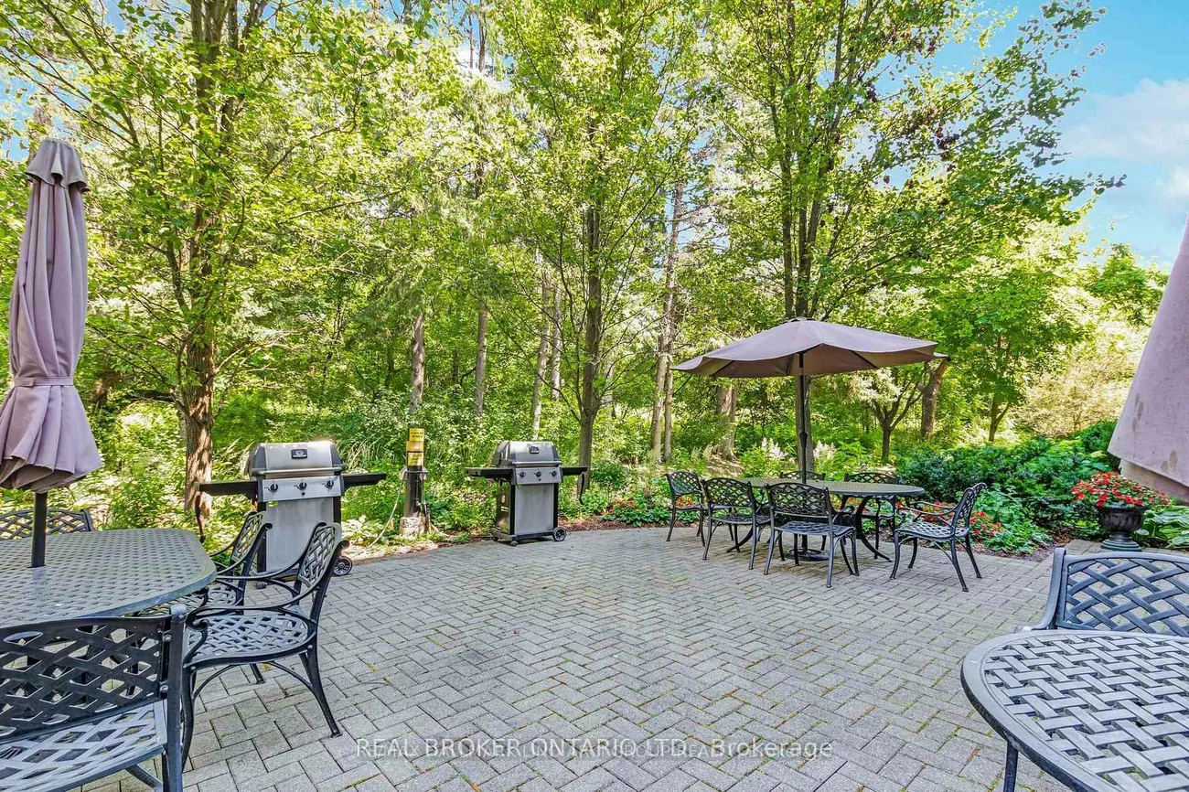 900, Bogart Mill, Gorham-College Manor, Newmarket