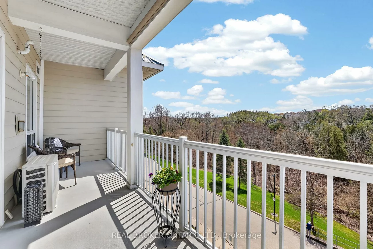 900, Bogart Mill, Gorham-College Manor, Newmarket