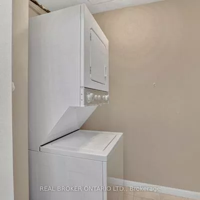 900, Bogart Mill, Gorham-College Manor, Newmarket