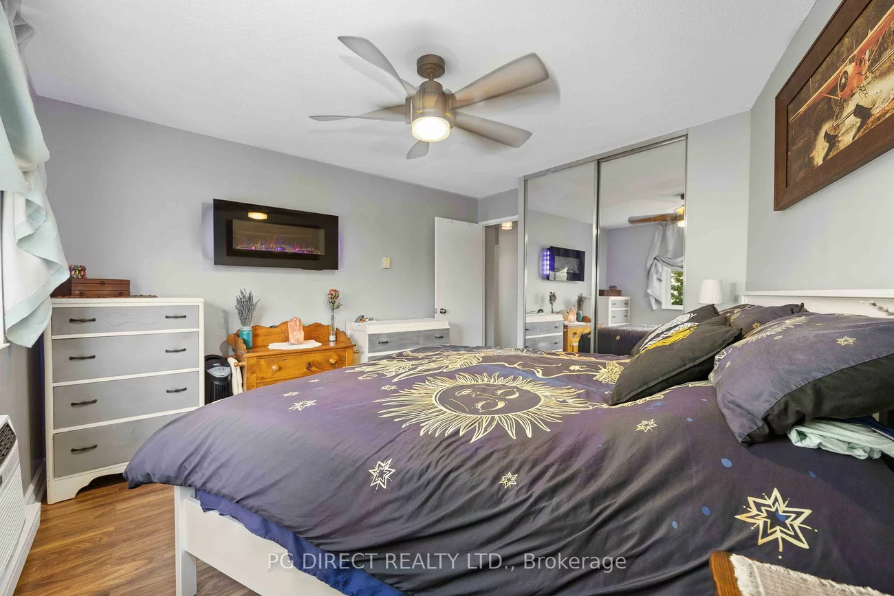 260, Davis, Central Newmarket, Newmarket