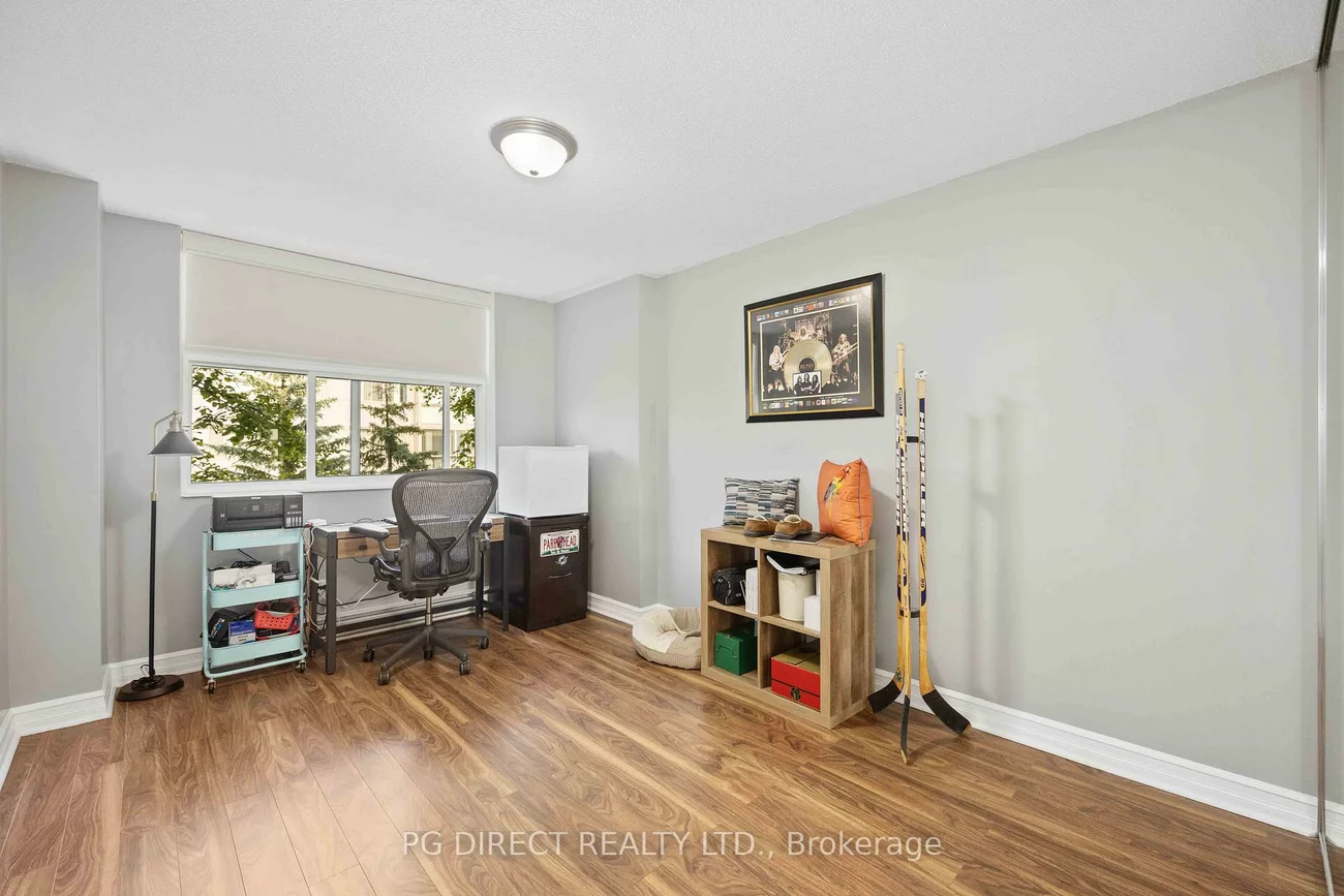260, Davis, Central Newmarket, Newmarket