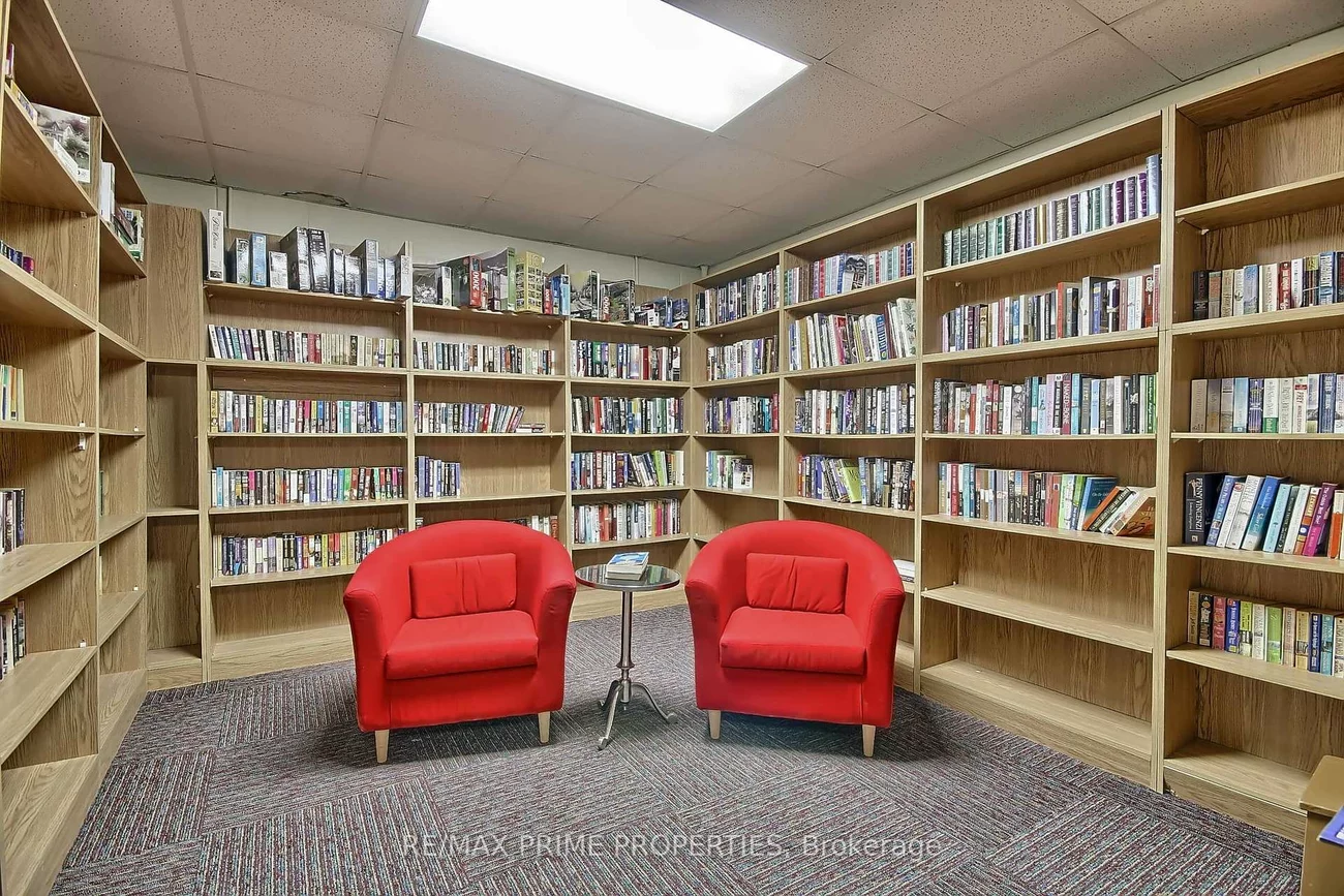 250, Davis, Central Newmarket, Newmarket