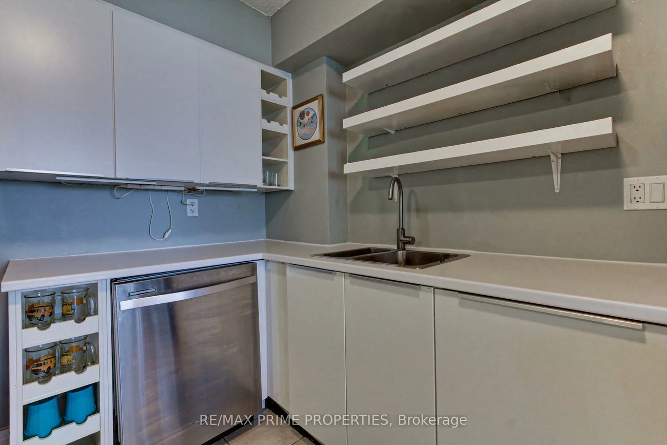 250, Davis, Central Newmarket, Newmarket
