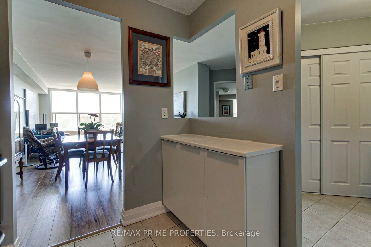 250, Davis, Central Newmarket, Newmarket