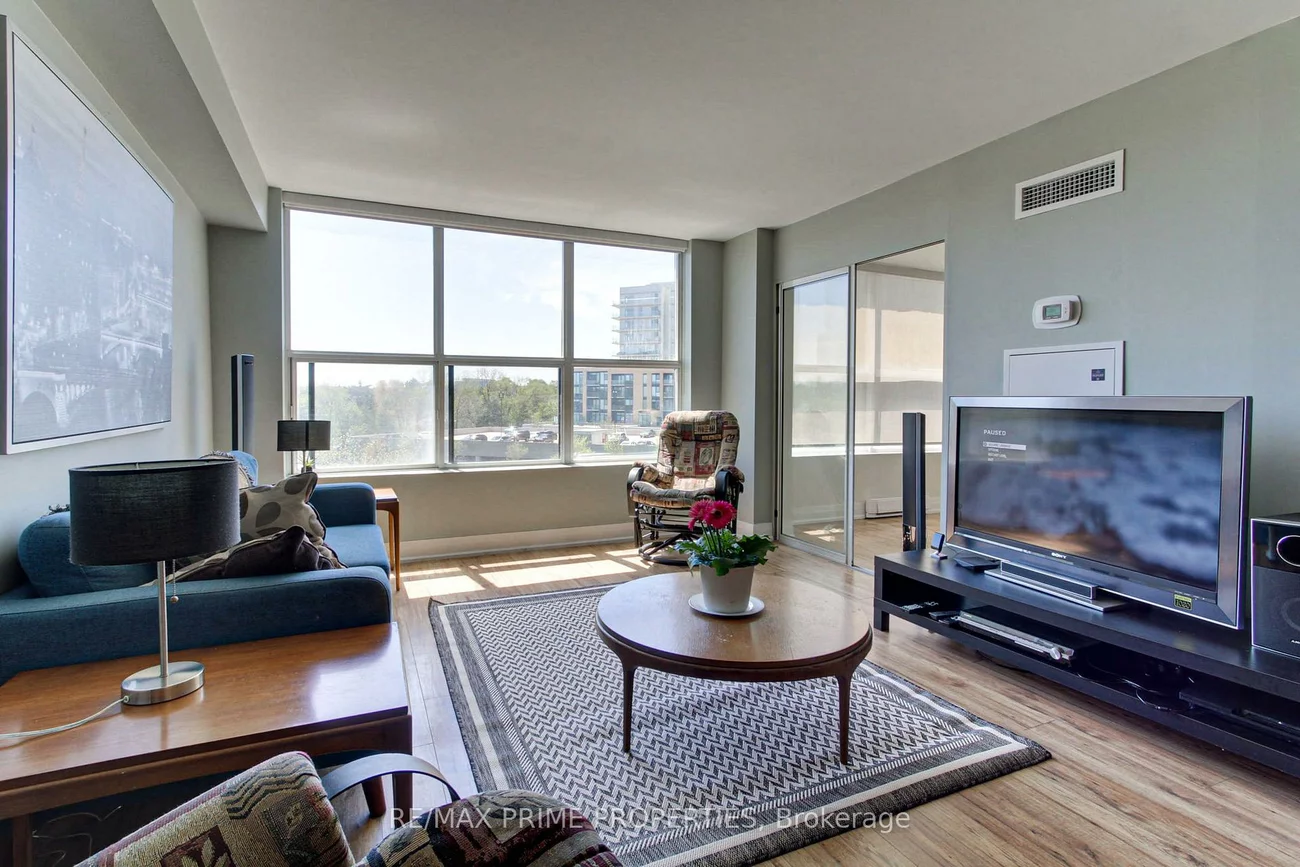 250, Davis, Central Newmarket, Newmarket