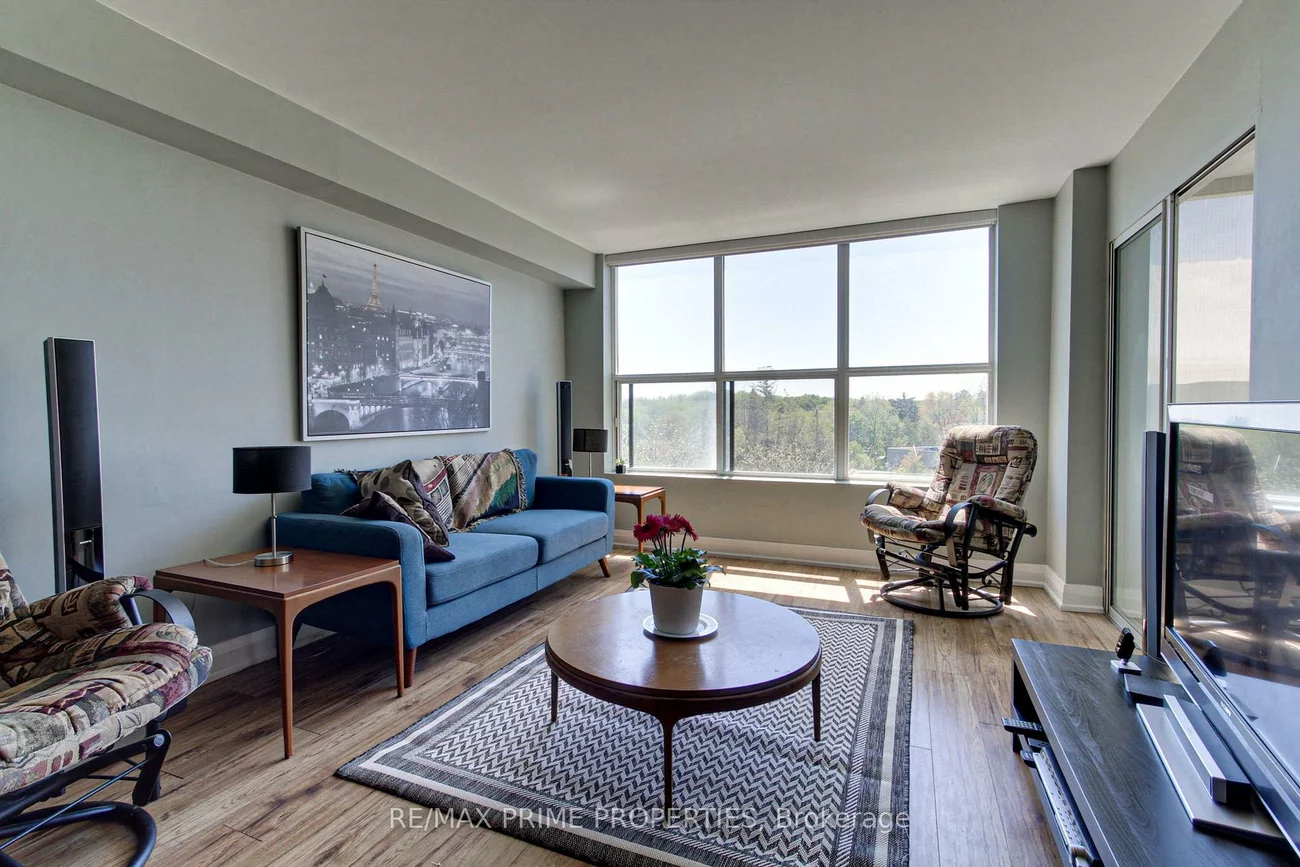 250, Davis, Central Newmarket, Newmarket