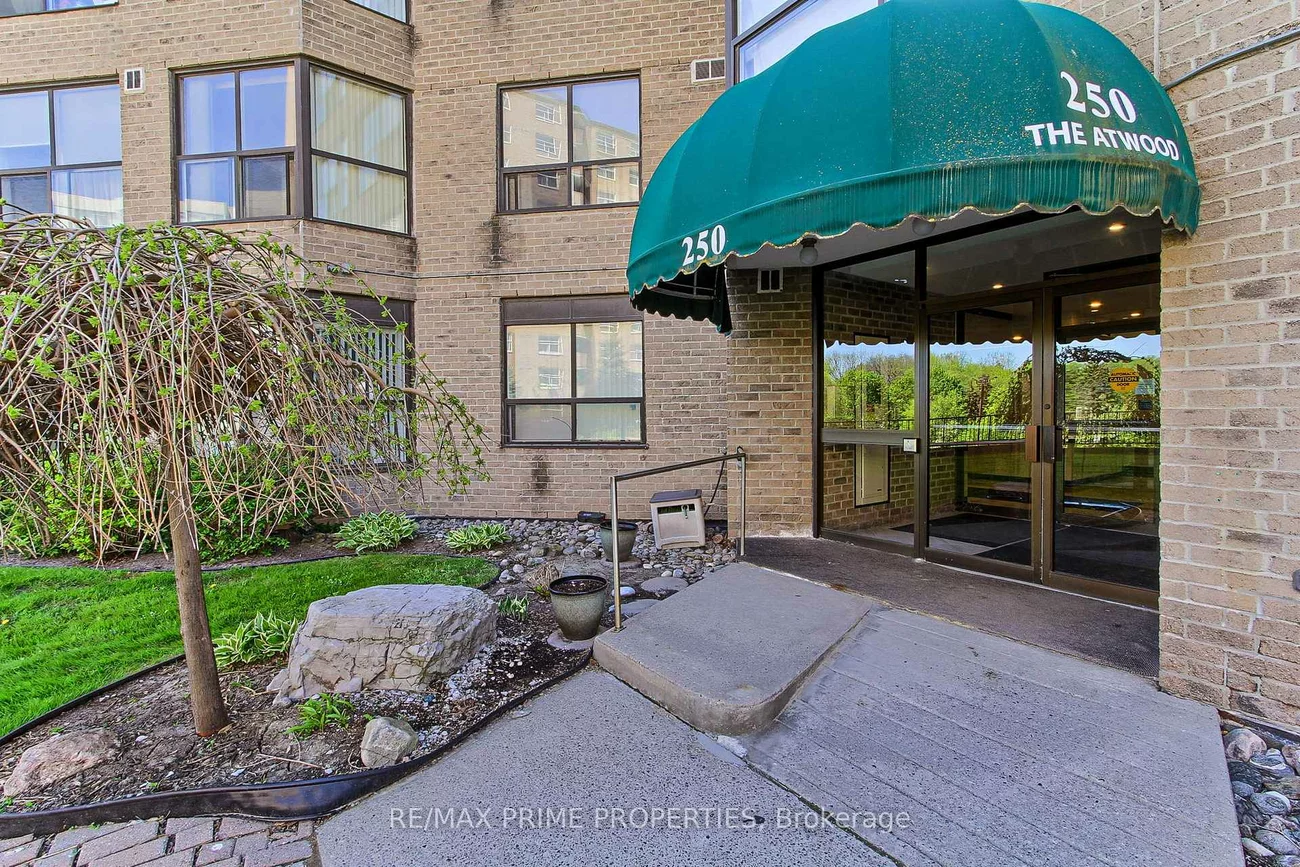 250, Davis, Central Newmarket, Newmarket